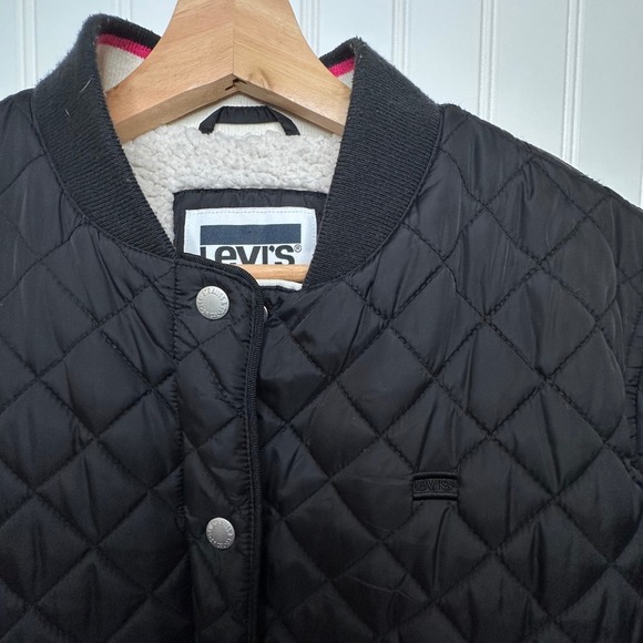 Levi's‎ Women's Black Quilted Bomber Jacket Sherpa Lined Snap Front Size Small - Picture 10 of 14